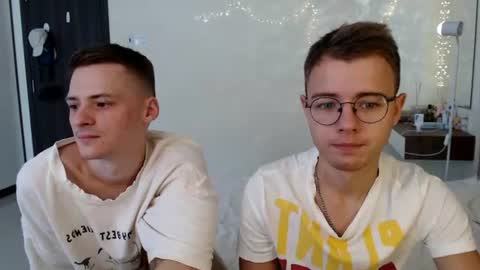 Snapshot of nikikerry_cum_ chatting on June 13, 2:53 am nikikerry_cum_ online show from June 13, 2:53 am