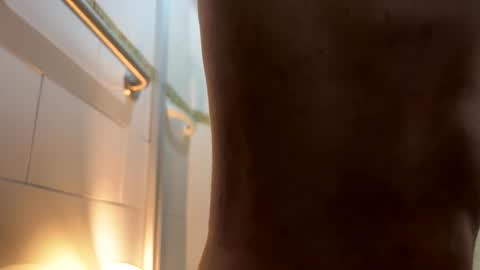 nikkelsofia online show from October 5, 7:07 am