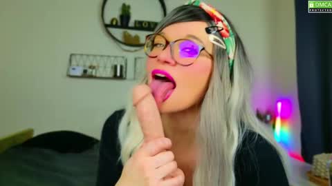 Kitty Chatte online show from December 3, 8:28 pm