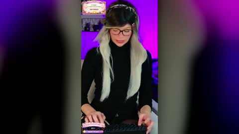 Kitty Chatte online show from April 9, 5:40 am