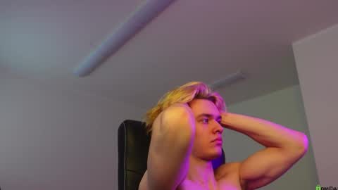 nikki online show from February 19, 2:46 pm