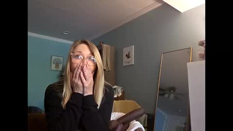 Snapshot of nikkib653466 chatting on April 24, 5:37 pm nikkib653466 online show from April 24, 5:37 pm