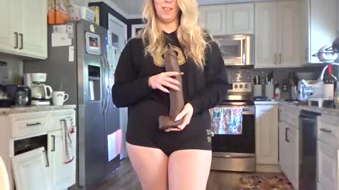 Snapshot of nikkib653466 chatting on May 6, 5:18 pm nikkib653466 online show from May 6, 5:18 pm