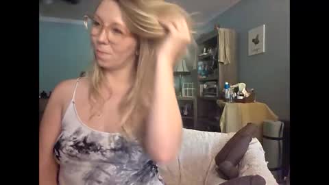 Snapshot of nikkib653466 chatting on June 5, 3:29 pm nikkib653466 online show from June 5, 3:29 pm