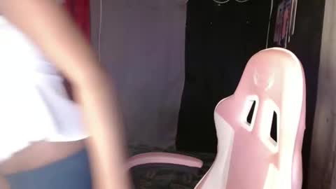 Snapshot of nikkie_dragon chatting on January 12, 9:19 am nikkie online show from January 12, 9:19 am