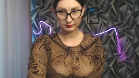 nikkikiss___ online show from June 7, 2:27 am