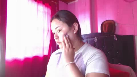 Snapshot of nikkirous_ chatting on April 28, 1:49 pm Nikkirous online show from April 28, 1:49 pm