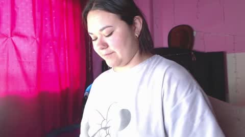 Snapshot of nikkirous_ chatting on May 4, 1:18 pm Nikkirous online show from May 4, 1:18 pm