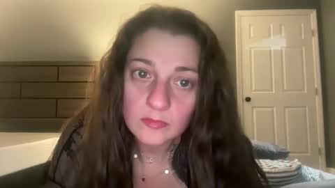 nikkisnow1 online show from December 1, 1:32 am