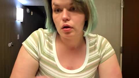 Snapshot of nikkithickumss chatting on April 4, 10:02 am nikkithickumss online show from April 4, 10:02 am