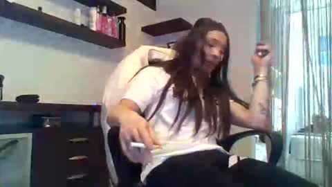 Snapshot of nikkiwayne chatting on May 10, 9:25 am Nikki online show from May 10, 9:25 am