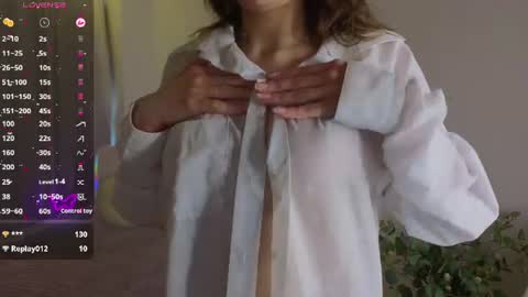 Snapshot of nikkyy_reed chatting on June 18, 9:14 am Nikky online show from June 18, 9:14 am