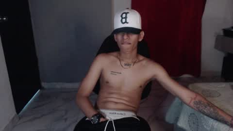 Snapshot of niklaus_wolf chatting on September 27, 2:38 am niklaus_wolf online show from September 27, 2:38 am