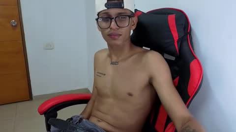 niklaus_wolf online show from February 28, 11:39 pm