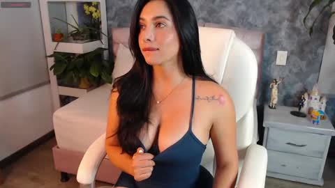 Snapshot of niko_robin chatting on April 14, 10:16 pm Niko Robin online show from April 14, 10:16 pm