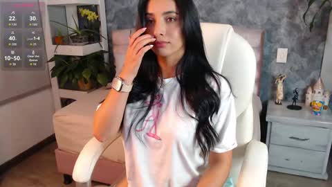Snapshot of niko_robin chatting on April 23, 11:18 pm Niko Robin online show from April 23, 11:18 pm