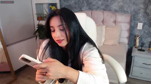 Snapshot of niko_robin chatting on May 8, 10:04 pm Niko Robin online show from May 8, 10:04 pm