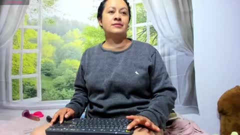 Snapshot of nikol32__ chatting on June 1, 11:12 am dayan online show from June 1, 11:12 am