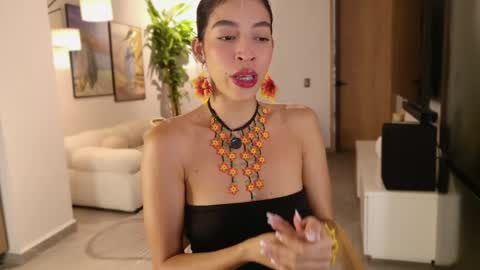 Nicole cam online show from May 23, 9:19 pm