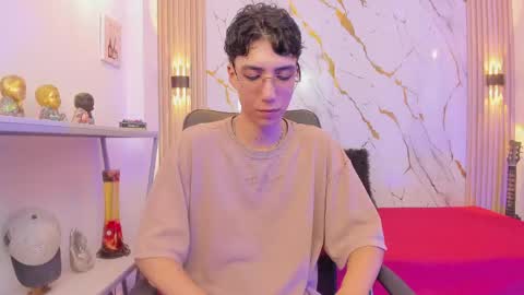 Snapshot of nikolay_gregori chatting on May 25, 4:18 am online show from May 25, 4:18 am