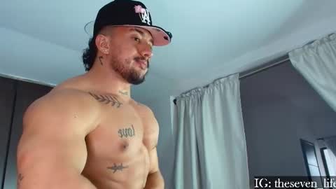 Snapshot of nikolaylisin chatting on June 23, 12:14 pm Niko online show from June 23, 12:14 pm