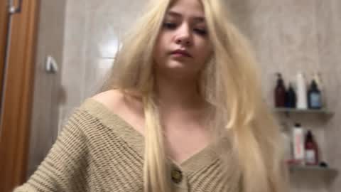 nikoli_naw online show from March 27, 12:49 am