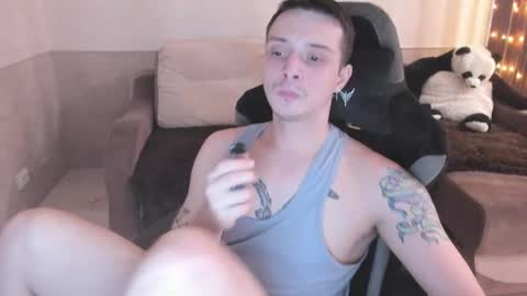 Snapshot of nikolos_vise chatting on January 26, 9:51 pm Nikolos online show from January 26, 9:51 pm