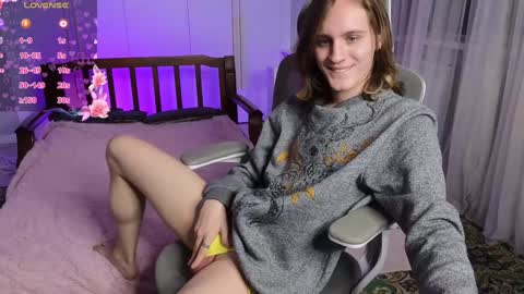 Snapshot of nikompell chatting on December 20, 5:47 am niko online show from December 20, 5:47 am