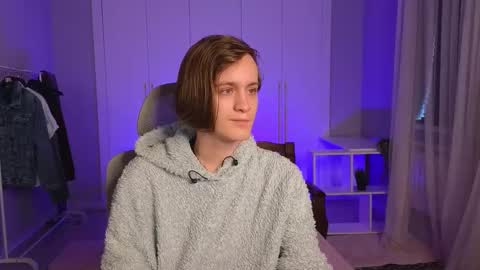 Snapshot of nikompell chatting on February 28, 5:37 am niko online show from February 28, 5:37 am