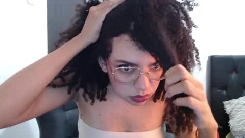Snapshot of niky_golden chatting on May 22, 6:09 am Nicole GTM-5 1100 pm - 700 am online show from May 22, 6:09 am