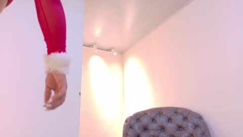  NIKY SMIT  online show from March 5, 10:55 am