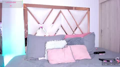 Snapshot of niky_vega1 chatting on June 17, 4:26 am niky_vega1 online show from June 17, 4:26 am
