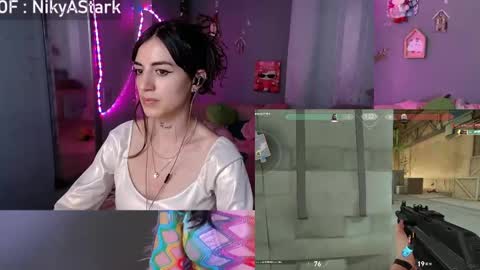 Snapshot of nikyastark chatting on June 2, 4:03 am Niky A Stark online show from June 2, 4:03 am