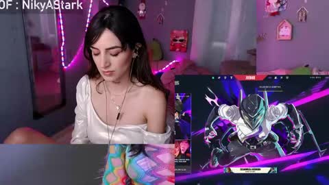 Snapshot of nikyastark chatting on June 2, 10:45 pm Niky A Stark online show from June 2, 10:45 pm