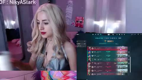 Snapshot of nikyastark chatting on July 6, 2:25 pm Niky A Stark online show from July 6, 2:25 pm