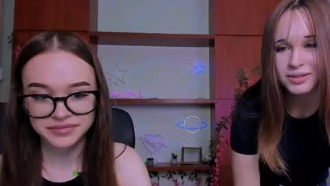 Snapshot of nila_eclipse chatting on June 15, 8:27 am nila_eclipse online show from June 15, 8:27 am