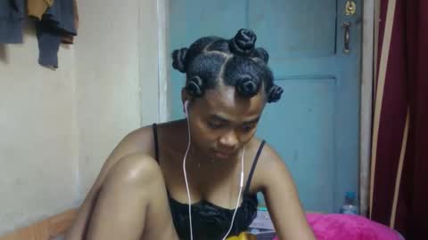 nilah online show from March 31, 7:58 pm