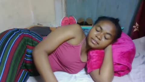Snapshot of nilahmarie chatting on May 2, 4:56 pm nilah online show from May 2, 4:56 pm