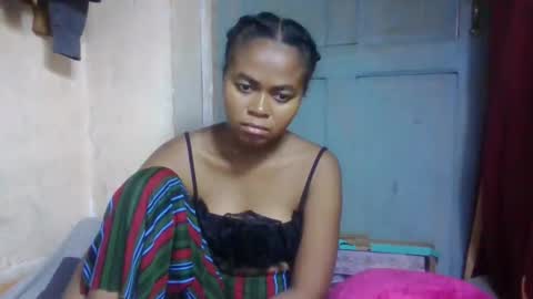 Snapshot of nilahmarie chatting on May 13, 5:38 am nilah online show from May 13, 5:38 am