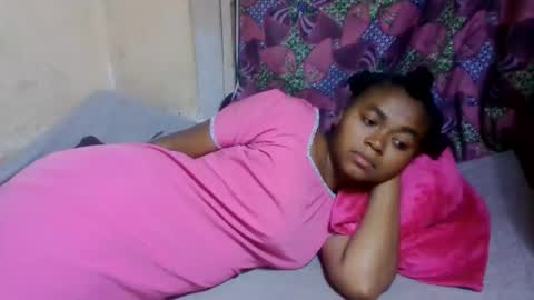 Snapshot of nilahmarie chatting on May 23, 7:40 pm nilah online show from May 23, 7:40 pm