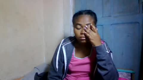 Snapshot of nilahmarie chatting on June 19, 5:34 am nilah online show from June 19, 5:34 am