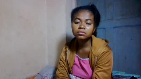 Snapshot of nilahmarie chatting on June 25, 3:17 am nilah online show from June 25, 3:17 am