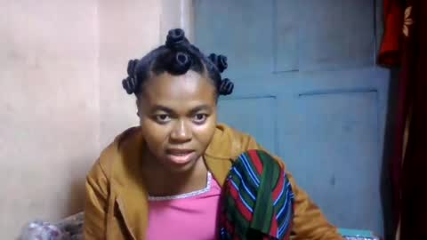 Snapshot of nilahmarie chatting on June 25, 6:07 am nilah online show from June 25, 6:07 am