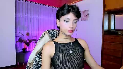 Snapshot of nilam217 chatting on May 13, 10:17 pm Nilam online show from May 13, 10:17 pm