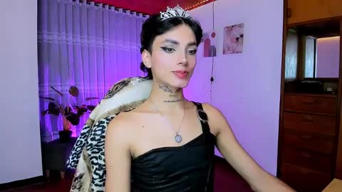 Snapshot of nilam217 chatting on May 15, 4:30 am Nilam online show from May 15, 4:30 am