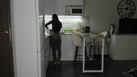 Bella online show from February 6, 7:39 pm