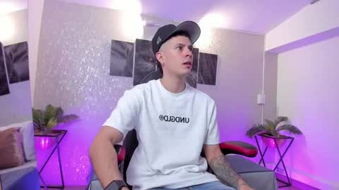 Nils online show from November 5, 3:39 am