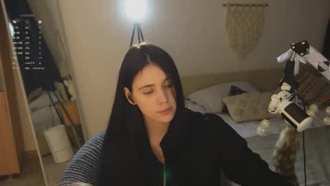 Jennet online show from February 4, 6:36 pm