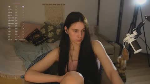 Snapshot of nimfaheart chatting on May 16, 8:07 pm Jennet online show from May 16, 8:07 pm