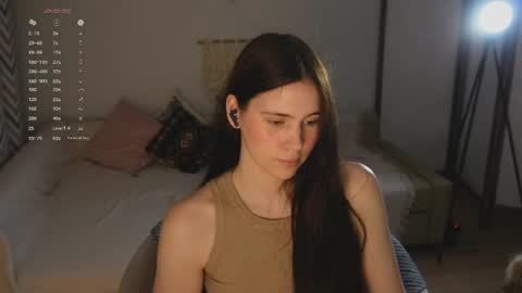 Snapshot of nimfaheart chatting on June 17, 6:53 pm Jennet online show from June 17, 6:53 pm